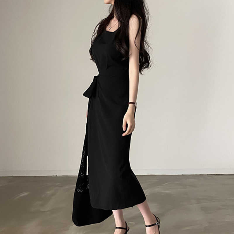 Round Neck Tied Cinched Sleeveless Maxi Dress