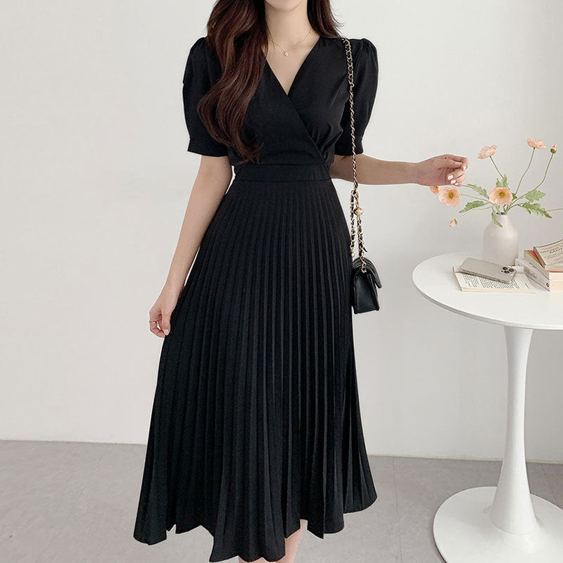 Cross V-neck Pleated Maxi Dress