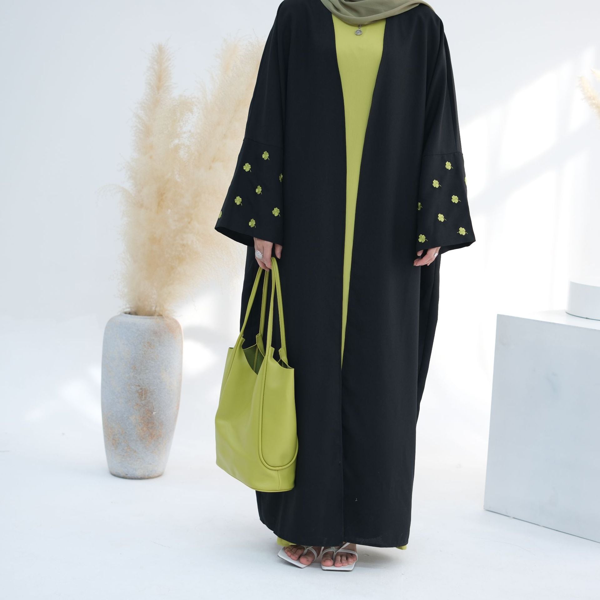 Embroidery Clover Abaya