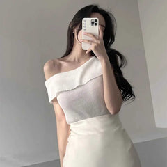 Solid Color Off-shoulder Sleeveless Knit Tee