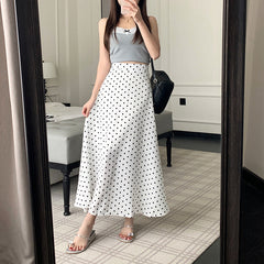 OOTD: Long Sleeve Tee + Polka Dot Maxi Skirt + Shoulder Bag