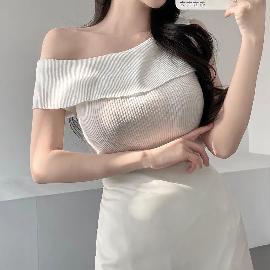 Solid Color Off-shoulder Sleeveless Knit Tee
